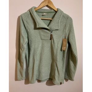NWT LIV Outdoors Sweatshirt